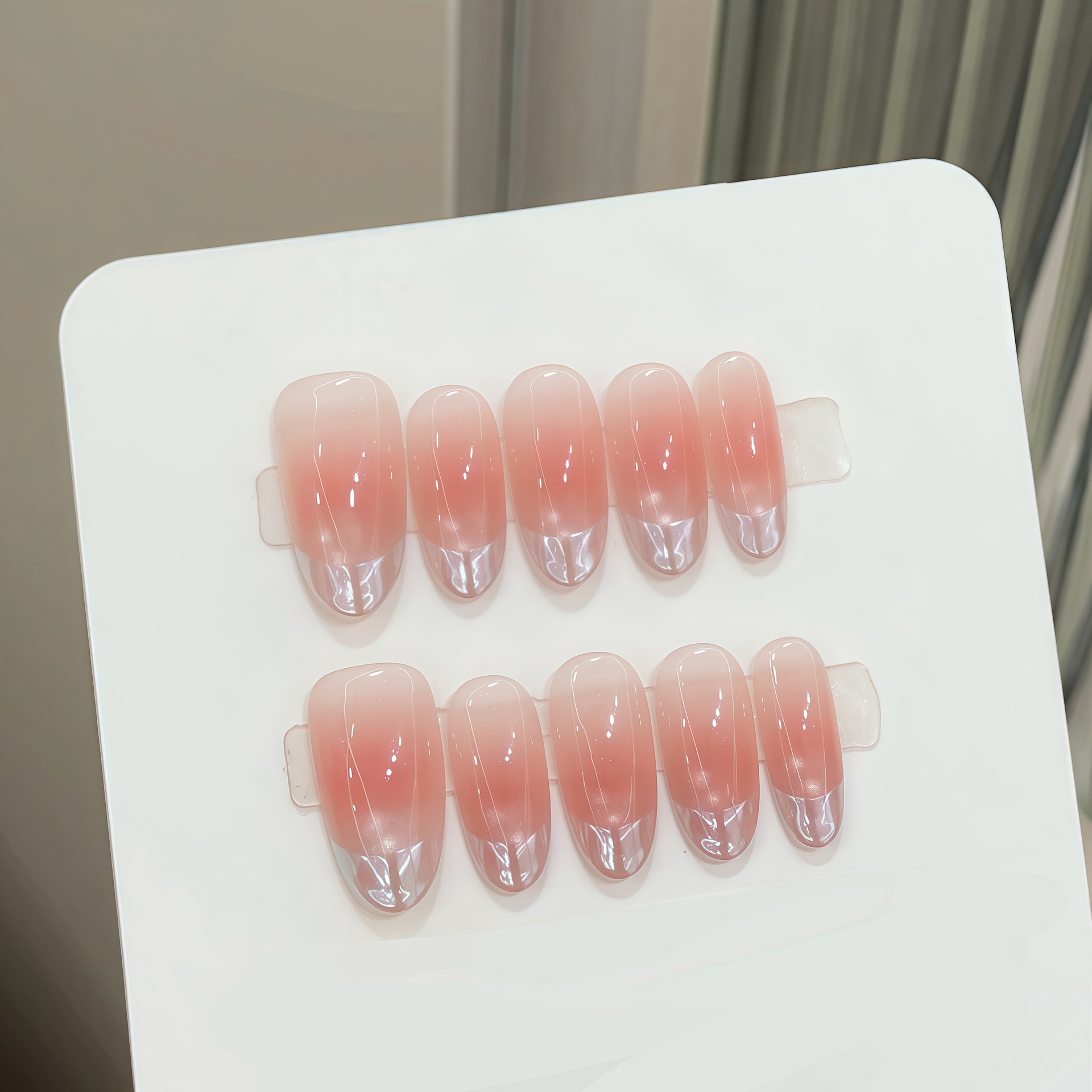 Nail Art Ideas - 10 faux ongles ovales pressés à