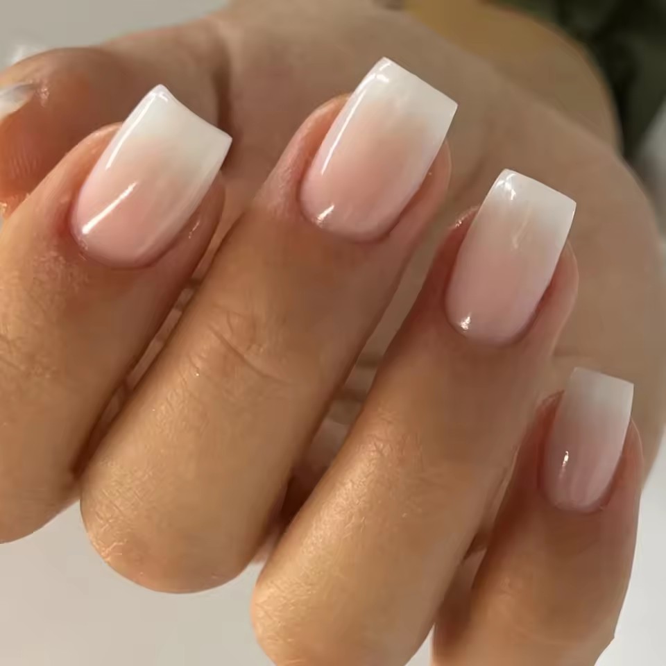 Faux ongles courts roses à pre - Nail Art Ombre Pink avis et prix